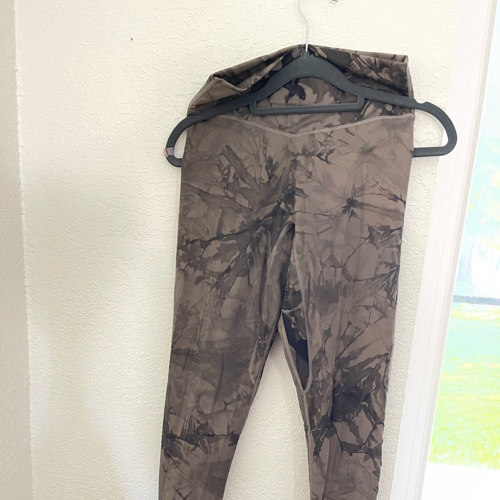 Womens leggings, high waisted, waist snatched, booty contour, no seam